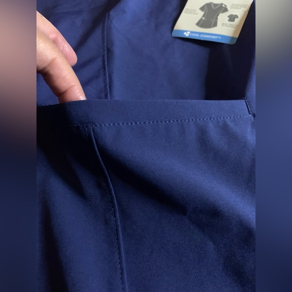 Hanes Women's Scrubs Healthcare Top - Picture 6 of 12